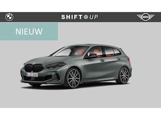 BMW M135i xDrive Panoramadak | Harman Kardon | Head Up | ACC | Stuurverwarming