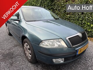 Skoda Octavia Combi 1.6 FSI Ambiente | Airco | Cruise Control | Trekhaak | Elekt. Ramen | Radio / CD | APK tot 14-12-2026!