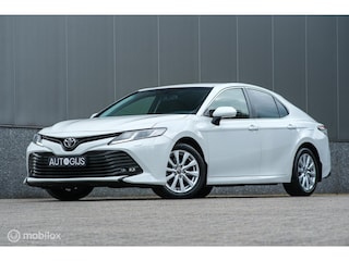 Toyota Camry 2.5 Executive | Dealer onderhouden | Leder | uniek lage km stand | camera | automaat | Benzine | led |
