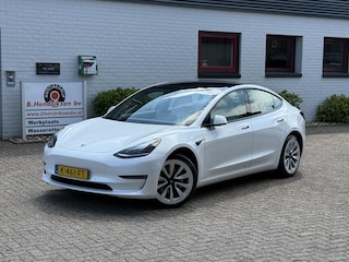 Tesla Model 3 Long-Range Dual Motor AWD/ Facelift model met warmtepomp/ Wit interieur/ 19 Inch velgen/ Panoramadak/ Premium audio/ Origineel NL/ NAP