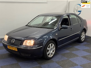 Volkswagen Bora 2.0 Athene / NIEUWE DISTRIEBUTISET / AIRCO / RIJDT SCHAKELT GOED