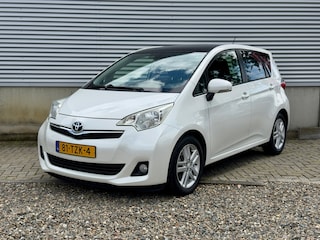 Toyota Verso-S 1.3 VVT-i Dynamic automaat | Pano, trekhaak, navi, camera |