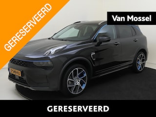 Lynk & Co 01 1.5 | achteropkomend verkeer waarschuwing | airco automatisch | Apple Carplay/Android  cruise control adaptief | dodehoek detectie | file assistent | LED koplampen | lichtmetalen velgen 20" | navigatiesysteem full map | panoramadak | rijstrooksensor met correctie | voorstoelen verwarmd |