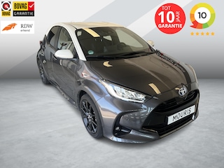 Toyota Yaris 1.5 Hybrid Style Bi-Tone
