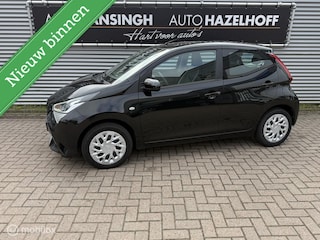 Toyota Aygo 1.0 VVT-i x-play Als Nieuw | Camera | Airco | Bluetooth | Apple Carplay/Android Auto | Ele