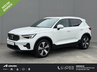 Volvo XC40 1.5 T4 Plug-in hybrid Plus Bright / PHEV / Trekhaak Elektr. / Harman & Kardon / Elektr. Stoelen + Memory / Camera / Dodehoek Detectie / Adaptieve Cruise /
