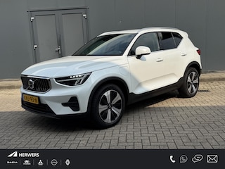 Volvo XC40 1.5 T4 Plug-in hybrid Plus Bright / PHEV / Trekhaak Elektr. / Harman & Kardon / Elektr. Stoelen + Memory / Camera / Dodehoek Detectie / Adaptieve Cruise /
