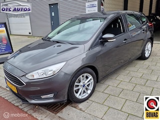 Ford Focus 1.0 ST-Line Dealer onderhouden bijzonder nette auto