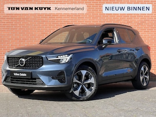 Volvo XC40 2.0 B4 Plus Dark Mild hybrid, Automaat, Panoramadak, Stoel- en stuurverwarming, Park assist voor- en achter, Parkeercamera,