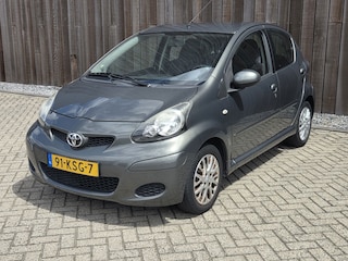 Toyota Aygo 1.0-12V Aspiration Green 5Drs