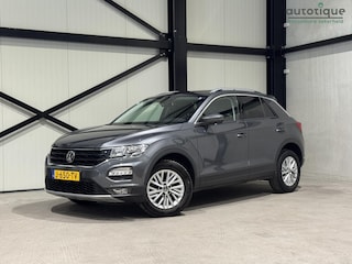 Volkswagen T-Roc 1.0 TSI Style Business | navi | virtual | trekhaak |