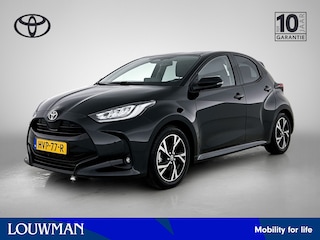Toyota Yaris 1.5 Hybrid 115 Dynamic | Comfort Pack | Voorruit-Stuur-Stoelverwarming | Parkeersensoren V+A | Onderweg-naar-dealer