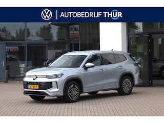 Volkswagen Tayron 1.5 eHybrid Life Edition PL €863 p/m* 150KW/204PK, Snelladen 40KW mogelijk, 60 mnd 100.000km garantie, Navigatie, 18" LMV All season, wegklapbare trekhaak, stoelverwarming, DCC, adaptief onderstel, privacy glas, chrome dakrail, camera, side assist, ACC 3 zone climatronic, park assist plus, stuurwiel verwarming