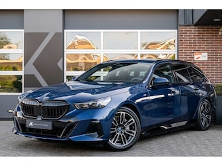 BMW i5 xDrive40 Touring M Sport | Driving Ass. + | Trekhaak | 360 Camera | Harman/Kardon | Stuurverw. | Comfort Access |