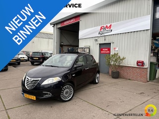 Lancia Ypsilon 0.9 TwinAir Platinum Airco, cruise, pano, pdc