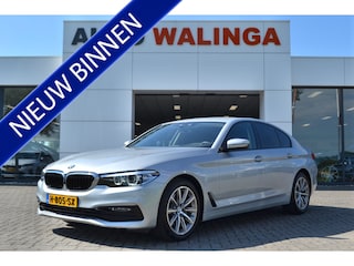 BMW 520i Sportline | Achteruitrij Camera | Stoelverwarming | Grootlicht-assistent | Ambience-verlichting Dealer onderhouden.