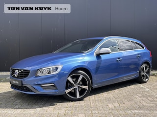 Volvo V60 2.0 T4 Business Sport Luxury line/ schuifdak/ park assit/ extra getint glas/ trekhaak/ 18 inch/ leer