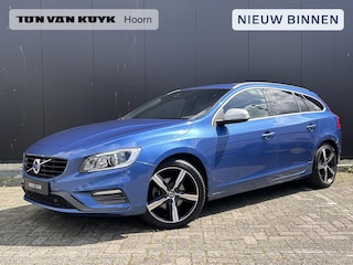 Volvo V60 2.0 T4 Business Sport Luxury line/ schuifdak/ park assit/ extra getint glas/ trekhaak/ 18 inch/ leer