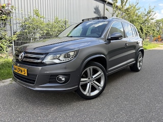 Volkswagen Tiguan 1.4 TSI Sport&Style R-line Edition / NAVI / PANORAMADAK / CRUISE