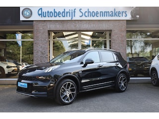 Lynk & Co 01 1.5 261PK! 6.6 Kwh LADEN! 360-CAMERA PANO/SCHUIF INFINITY DAB NAVI CARPLAY STOELVERWARMING ELEK.ACHTERKLEP 20"LMV