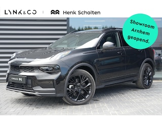 Lynk & Co 01 1.5 More | UIT VOORRAAD LEVERBAAR | 360 Graden camera | Actieve LED Koplampen | Schuif-/Kanteldak | Premium Audio By Harman Kardon | Sfeerverlichting | Dodehoekassistent | Adaptieve Cruise Control | Stuurverwarming | Stoelverwarming | Bestuurdersstoel met geheugen | Getint glas | Elektrisch bedienbare achterklep | Draadloos telefoonoplader