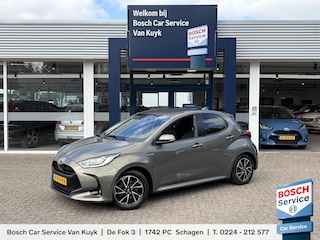 Toyota Yaris 1.5 Hybrid Dynamic / Automaat / NL-Auto / Stoelverwarming / Adaptieve Cruise-Control / Trekhaak! / Apple-Carplay & Android-Auto / LED / DAB Radio-Bluetooth / Getint-Glas / Camera-Achter / 16'' LMV / ENZ.