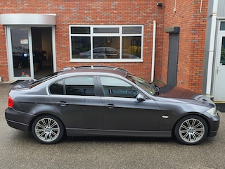 BMW 325i Navi Leder Sportint Xenon Ecc Cruise