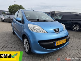 Peugeot 107 1.0-12V XS,5-deurs,nieuwe APK!