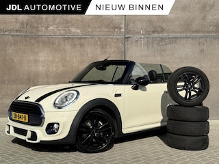 Mini Cooper Cabrio 1.5 Chili Serious Business | JCW Pakket | Navigatie | Climate Control | LED | Stoelverwarming | APK 04-2027 |