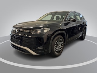 Volkswagen Tayron 1.5 eTSI 150pk DSG Life Edition · 7-persoons · 360 Camera · Inklap. Trekhaak · Matrix LED · Stuur- & Stoelverwarming · ACC · Apple/Android Car Play · Garantie t/m 20-08-2027