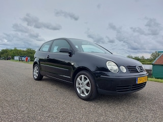 Volkswagen Polo 1.4-16V. 39626 KM!!!! NIEUW STAAT!! AUTOMAAT!