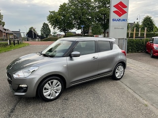 Suzuki Swift 1.2 Select Smart Hybrid // Slechts 19.000 KM // 1e eigenaar door ons nieuw geleverd en ondeerhouden // Rijklaarprijs!