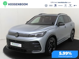 Volkswagen Tiguan 1.5 eHybrid R-Line Edition | SoH 100% | Panoramadak | Lederen bekleding ‘Varenna’ | Trekhaak | Head-up display | Black style | Adaptieve demping | Harman/kardon |