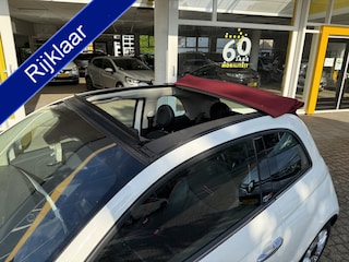 Fiat 500 0.9 TwinAir Turbo Lounge CABRIO PANORAMADAK TREKHAAK PARKEERSENSOREN LICHTMETALEEN VELGEN CPV ELEKTRISCHE RAMEN