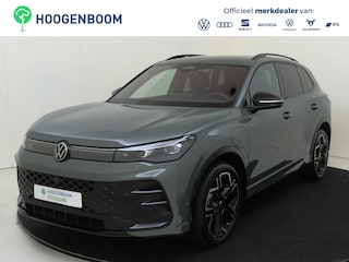 Volkswagen Tiguan 1.5 eHybrid R-Line Edition | SoH 99% | Panoramadak | Trekhaak | Lederen bekleding “Varenna” | Adaptieve demping | Head-up display | Stoelventilatie voor | Harman/Kardon |