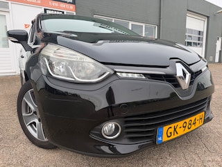 Renault Clio Estate 1.5 dCi ECO Night&Day van 2de Eig met achteruitrijcamera parkeersensoren en navigatie en trekhaak met airco