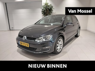 Volkswagen Golf 1.2 TSI Highline Airco | Lichtmetalen Velgen | Trekhaak | Buitenspiegels Elektrisch Verstel- en Verwarmbaar | Cruise Control | Multifunctioneel Stuurwiel | Radio | Bluetooth | Navigatie | Start/Stop Systeem | Electronic Climate Controle | Parkeersensoren Voor en Achter