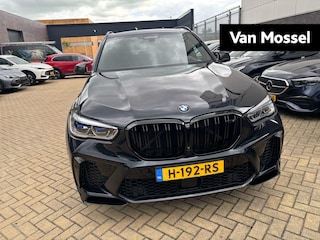 BMW X5 Competition | M DRIVERS PACK | BOWERS & WILKINS | SOFTCLOSE | SKYLOUNGE PANORAMA/SCHUIF-KANTELDAK | STOELVENTILATIE | TV SCHERMEN ACHTER | NL GELEVERD | DEALER ONDERHOUDEN | CARBONZWART | BMW LASER | DRVING ASSISTANT PROF | ELEKTR.TREKHAAK |