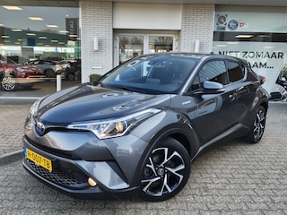 Toyota C-HR 1.8 Hybrid Dynamic Sport | Trekhaak | JBL | Navi | Alcantara/Lee