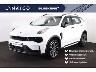 Lynk & Co 01 1.5 Core - UIT VOORRAAD LEVERBAAR - Parkeercamera achter - LED Koplampen met actieve grootlichtregeling - Buitenspiegels elektrisch inklapbaar en verwarmbaar - Verwarmde voorstoelen - 15,4 Inch display - Bekleding ECONYL - Apple Carplay & Android Auto - Achterbank 60/40 inklapbaar - ISOFIX - Dakrails - 19' LMV