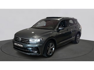Volkswagen Tiguan 1.5 TSI Highline Business R 7p. | Leer | Panoramadak | Trekhaak |