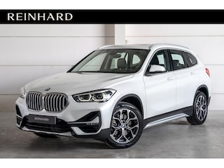 BMW X1 sDrive20i High Executive / Panodak / Headup / Trekhaak / Leder / Stoelverm. / Dlr Ond. / Orig. NL