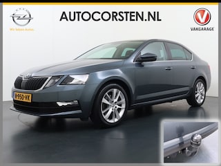 Skoda Octavia 1.0TSI 116PK Stoelverwarming Trekhaak Apple Carplay Android Auto Navi Ecc Cruise Control Pdc Lmv 17" Led WLAN Bluetooth Isofix Dealeronderhouden 1.300KG Trekgewicht 1e Eigenaar Origineel Nederlandse Auto