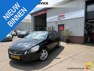 Volvo V60 1.6 T3 Kinetic Clima, cruise, pdc, trekhaak