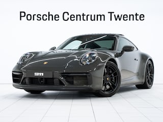 Porsche 911 Carrera 4 GTS