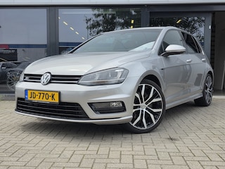 Volkswagen Golf 1.4 TSI Highline + R-LINE + MASSAGE + CARPLAY ANDROID + CAMERA