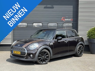 Mini Mini 5-Deurs 1.2 Salt Business | Navigatie | Parkeersensoren | Airco | 17 Inch Lichtmetalen Velgen |