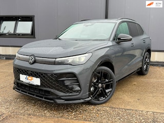 Volkswagen Tiguan 1.5 eHybrid R-Line / BLACKSTYLE / LEER / TREKHAAK / 360 / RAMVOL