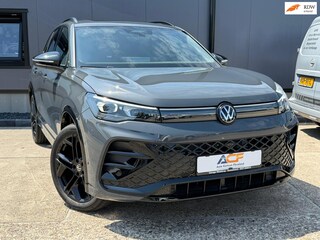 Volkswagen Tiguan 1.5 eHybrid R-Line / BLACKSTYLE / LEER / TREKHAAK / 360 / RAMVOL