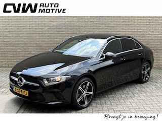 Mercedes-Benz A-klasse 250 e 218pk | Half leder | Sfeerverlichting | Navigatie | Apple CarPlay | Camera | Sportstoelen | Stoelverwarming | 18 inch velgen | Cruise control | Rijstrooksensor | DAB | Volledig dealeronderhouden